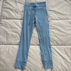 Blue Vuori Leggings Size Small